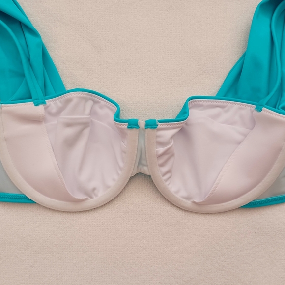 VENUS The Uplift Marilyn Bikini Top, size 34C - Picture 14 of 16